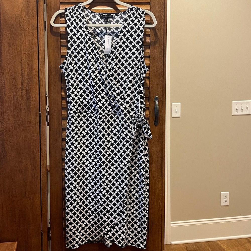 Banana Republic Factory Tie-Knot Wrap Dress